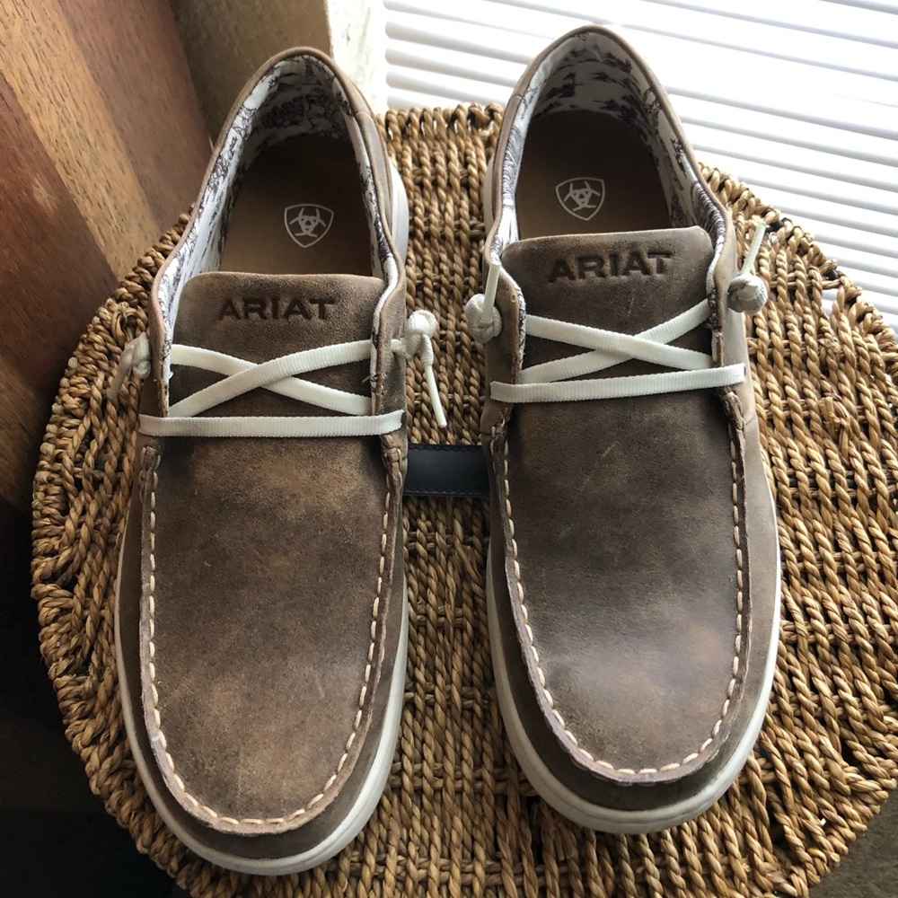 Ariat Hilo